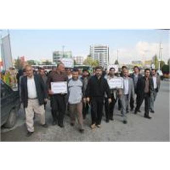 حضور گسترده دانشگاهیان در راهپیمایی 13 آبان