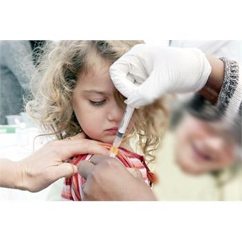 مدیرگروه مبارزه با بیماری‌های مرکز بهداشت کرمانشاه : اواخر شهریور‌ماه بهترین زمان برای تلقیح واکسن آنفلوانزا است