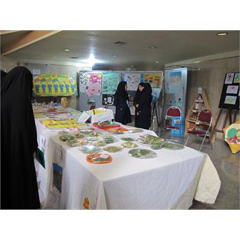 به مناسبت هفته سلامت نمایشگاهی از فعالیتها ی فرهنگی هنری دانش آموزان برگزار شد