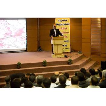 استاندار کرمانشاه: وزیر بهداشت از ایثار گران دوران جنگ و عملیات مرصاد است