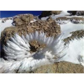 فتح قله اصلی کوه زنهان 2850متری پوشیده از برف یخ زده در یک بهمن ماه 1392، توسط گروه کوهنوردی دانشگاه علوم پزشکی کرمانشاه