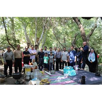 اردوی تفریحی کارکنان دانشکده در روز پنجشنبه دهم مرداد ماه در منطقه سراب گیان نهاوند برگزار شد