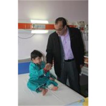 گرامیداشت روز سرطان کودکان با عیادت از بیماران بیمارستان دکتر محمد کرمانشاهی