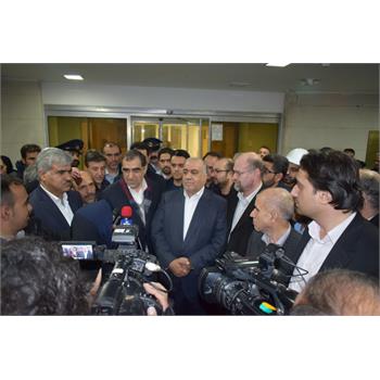 وزیر محترم بهداشت ودرمان از فاز 2بیمارستان درحال تعمیر  بازدید بعمل آورد