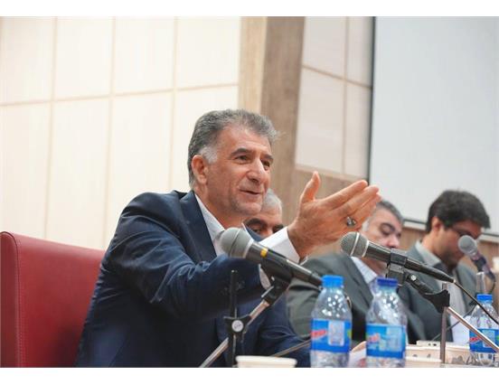 دکتر سروش، رئیس دانشگاه علوم پزشکی کرمانشاه در جمع اعضای هیأت علمی گروه‌های علوم پایه: