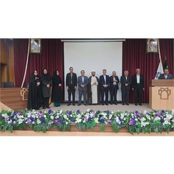 تجلیل از اساتید نمونه و برگزیده دانشگاه