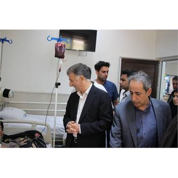 بازدید رئیس دانشگاه از بخش بیماران خاص کلینیک بوستان و بررسی روند ارائه خدمات