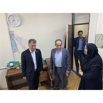 بازدید رئیس دانشگاه از معاونت درمان؛ تأکید بر تکریم کارکنان و هم‌افزایی درون‌سازمانی