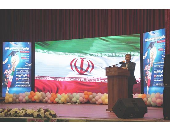 جشن باشکوه استقبال از دانشجویان جدیدالورود دختر در دانشگاه علوم پزشکی کرمانشاه برگزار شد