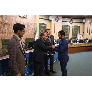 درخشش روابط عمومی دانشگاه علوم پزشکی کرمانشاه در همایش تجلیل از مدیران روابط عمومی های برتر استان