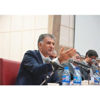 دکتر سروش، رئیس دانشگاه علوم پزشکی کرمانشاه در جمع اعضای هیأت علمی گروه‌های علوم پایه: