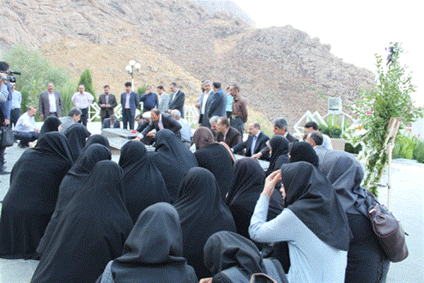 آغاز سال تحصیلی بر مزار شهیدان4