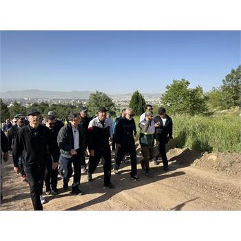همایش پیاده‌روی خانوادگی در نخستین روز از هفته ملی سلامت برگزار شد