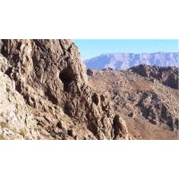 غار با عظمت طاق نمای هادی خان توسط گروه کوهنوردی دانشگاه فتح گردید.