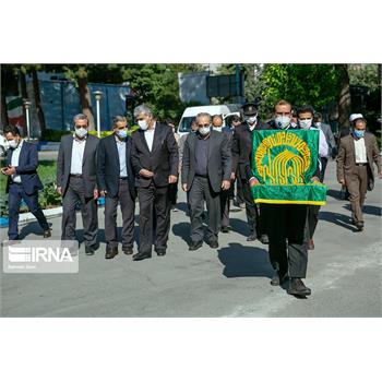 حسرت یک بوسه بر پرچمش که کرونا به دل کرمانشاهی‌ها گذاشت+ گزارش تصویری