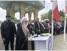 آیت‌الله غفوری در آیین اهتزاز پرچم ایران: خدمت صادقانه مدافعان سلامت، جلوه‌ای از ایثار و مقاومت است