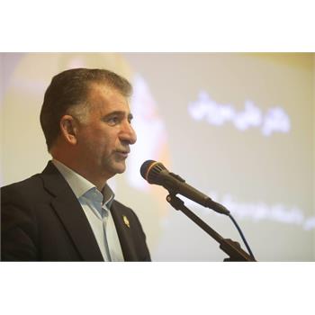 اساتید پشتوانه اصلی دانشگاه و محور توسعه علمی هستند