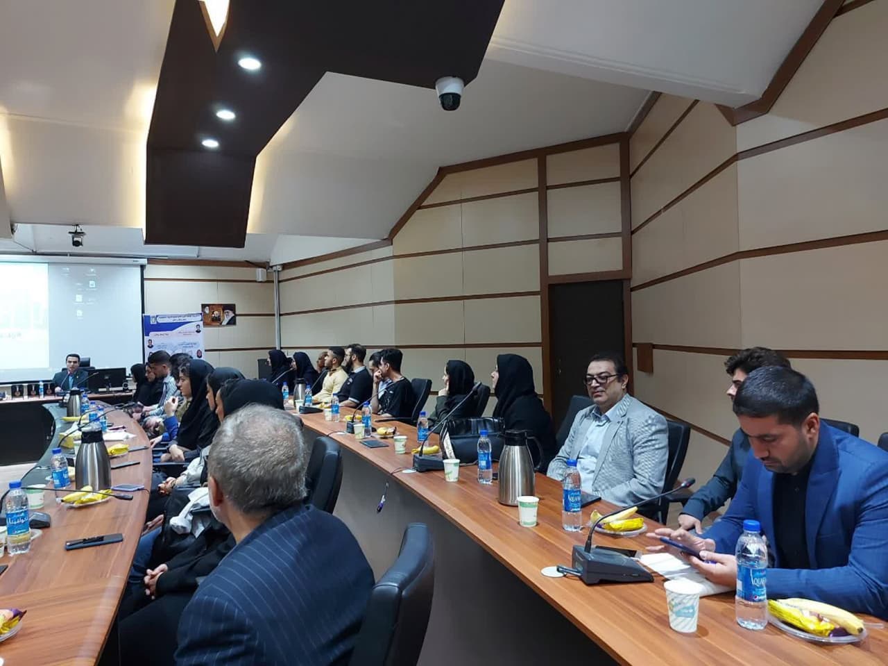 نشست رییس دانشگاه , دانشجویان ,افتخار آفرین, شانزدهمین المپیاد ,دانشجویان علوم پزشکی کشور 4