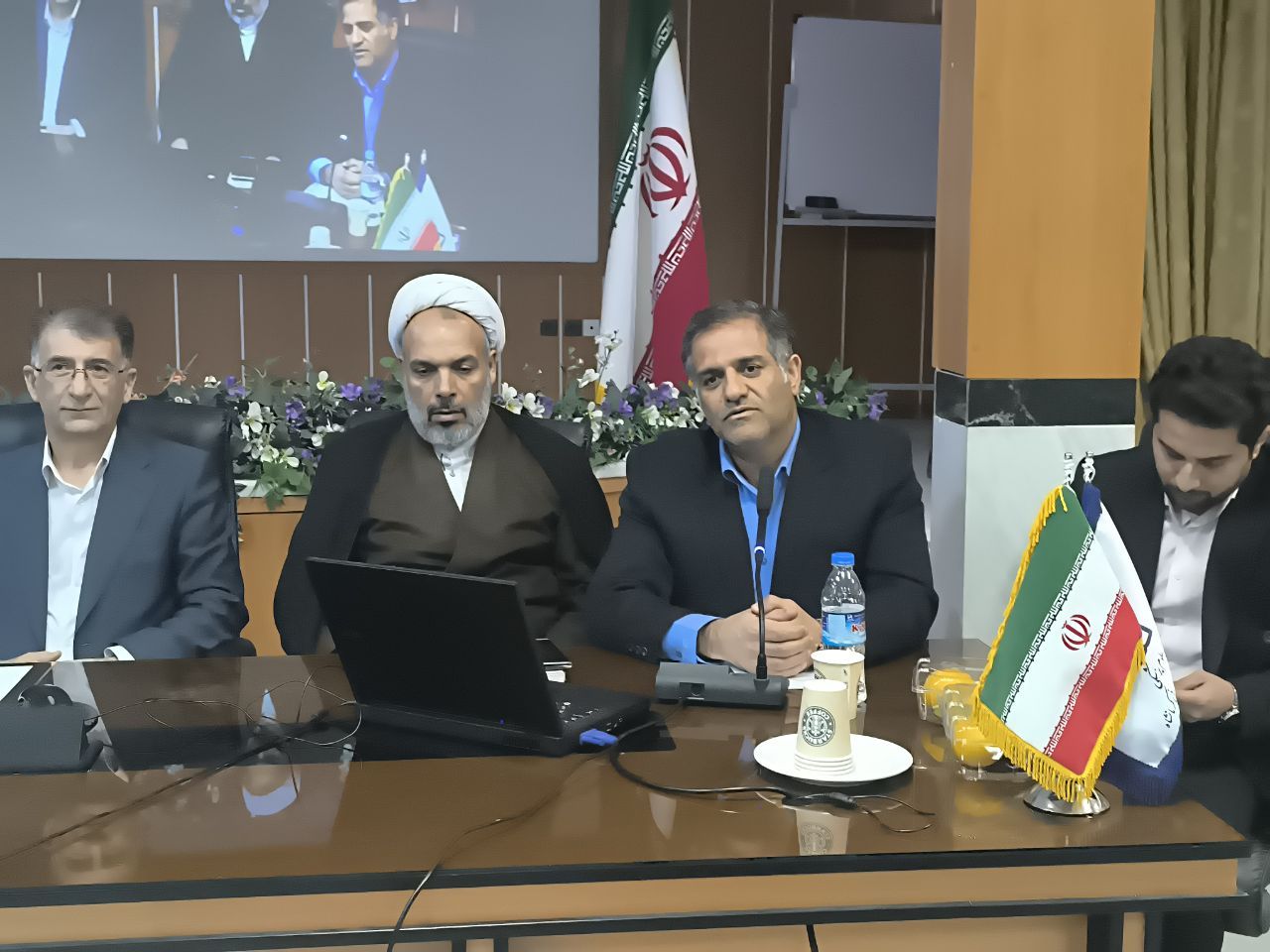 نشست معاون وزیر با دانشجویان 4