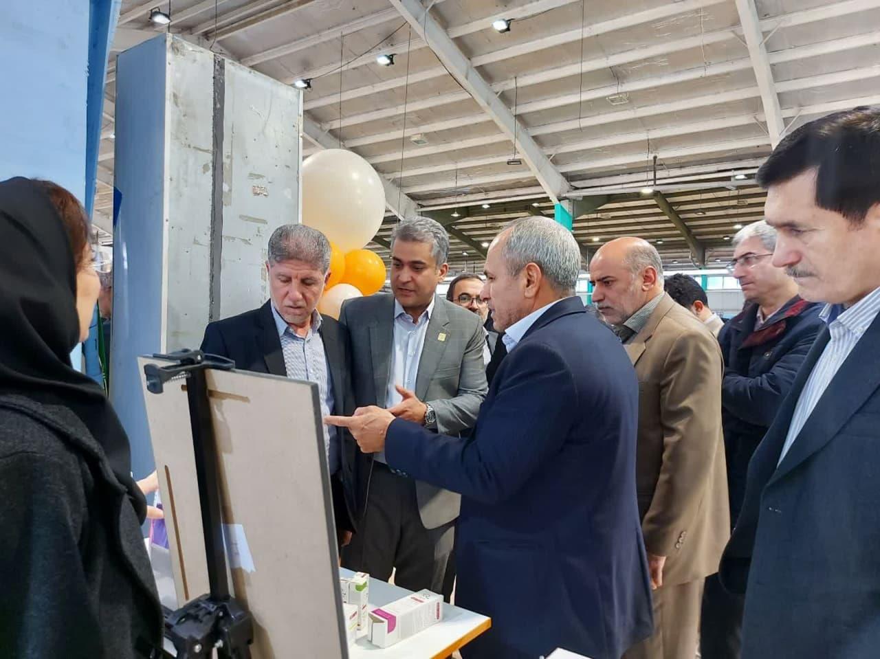 نمایشگاه هفته پژوهش