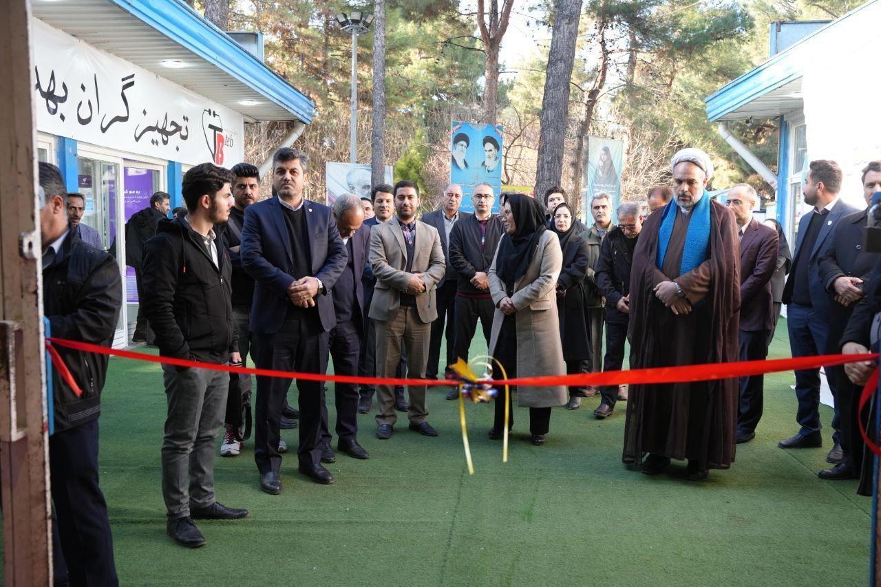 افتتاح نمایشگاه 8