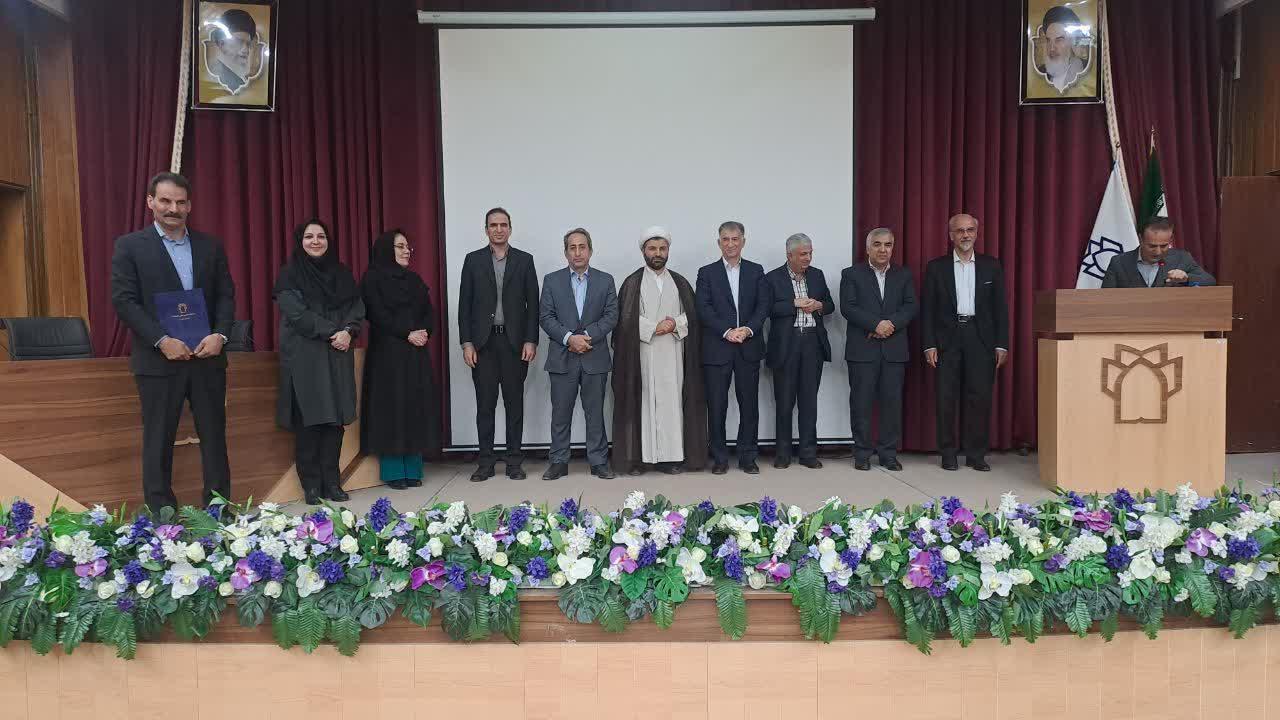 تجلیل از اساتید نمونه و برگزیده دانشگاه  3