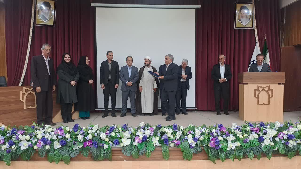 تجلیل از اساتید نمونه و برگزیده دانشگاه  2