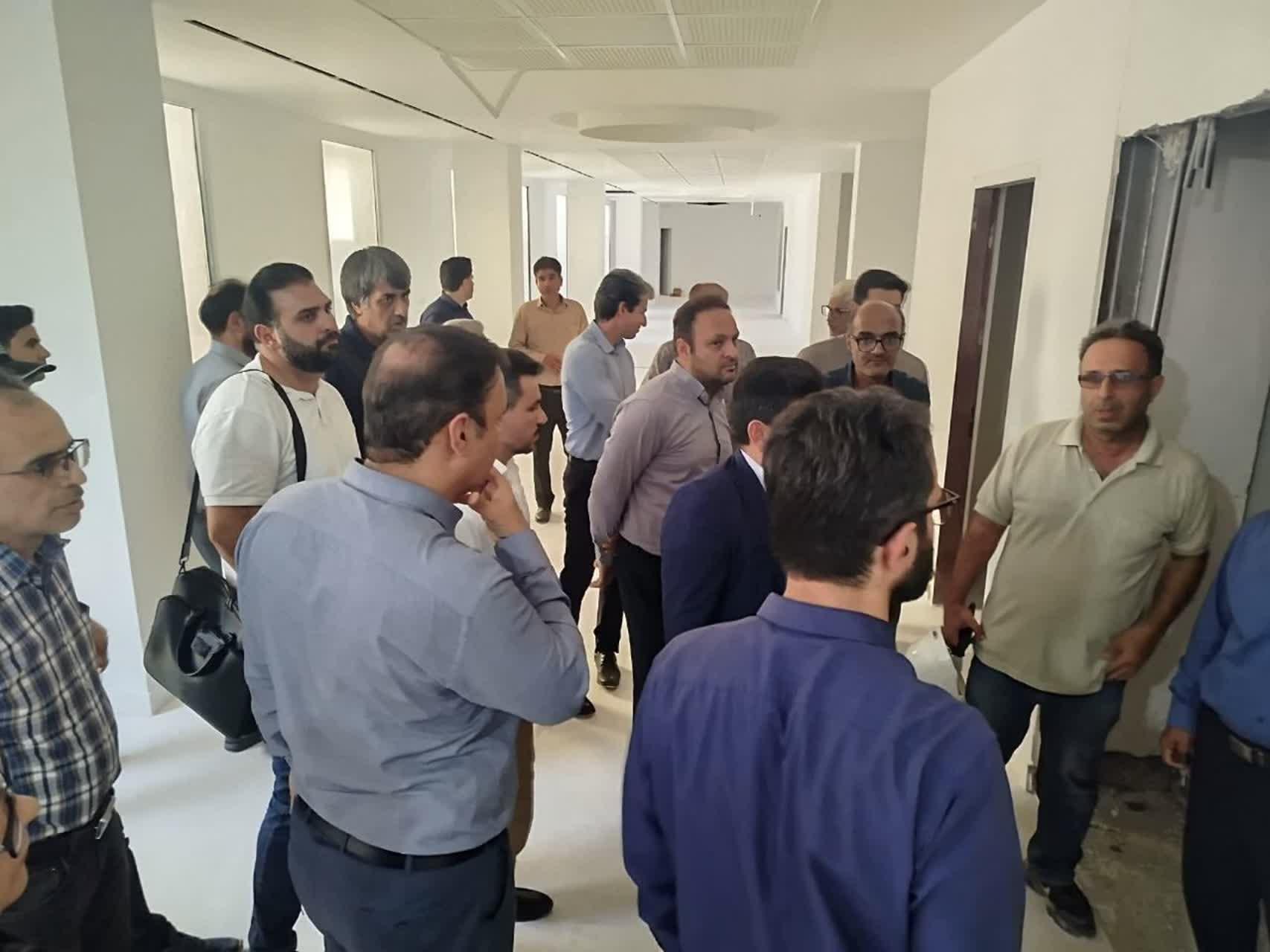 بازدید دفتر منابع فیزیکی وزارت بهداشت از بیمارستان سرپل ذهاب