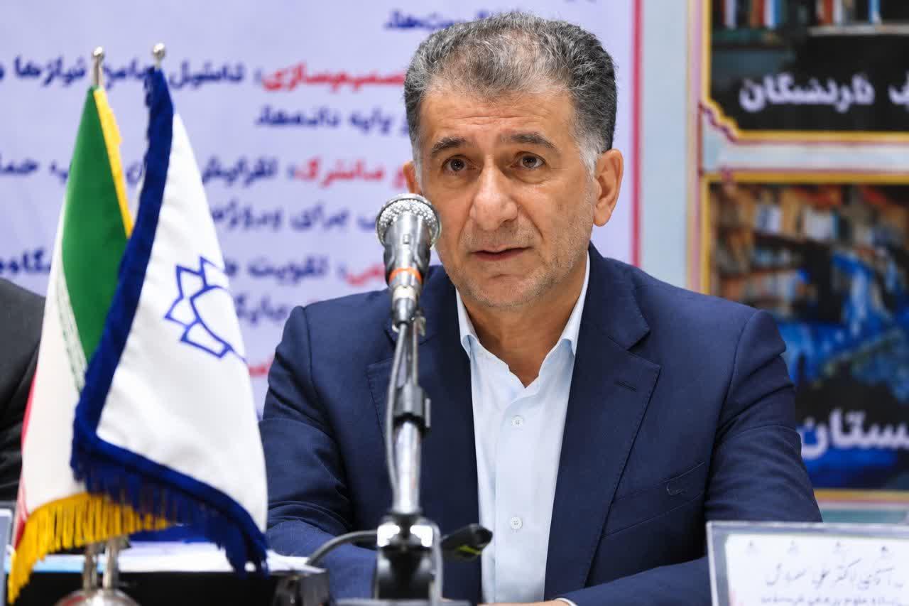 رئیس دانشگاه علوم پزشکی کرمانشاه:  کلان‌ مناطق آمایش سلامت کشور باید از فعالیت جزیره‌ای، به حکمرانی شبکه‌ای برسند